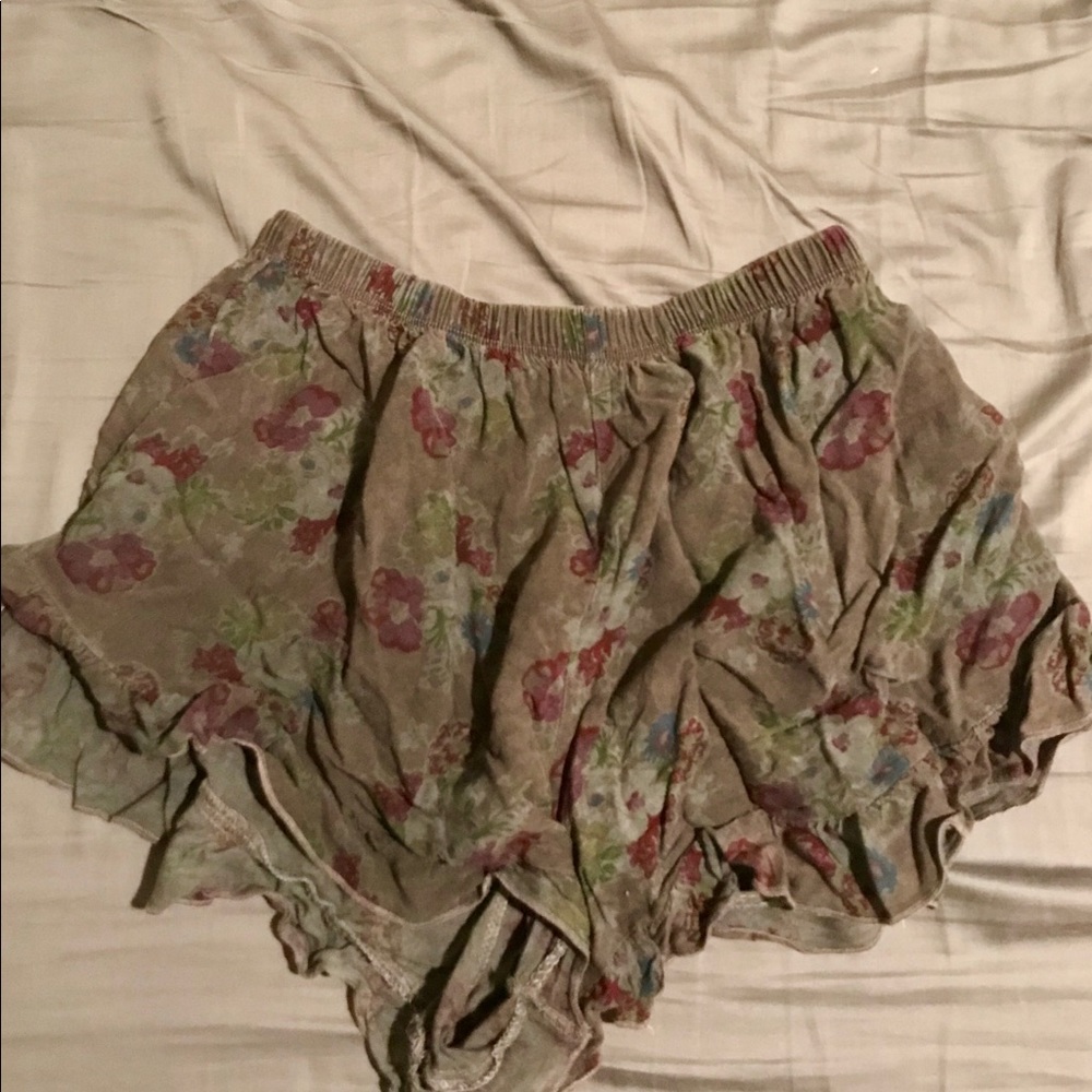 URBAN OUTFITTERS URBAN RENEWAL Festival Shorts